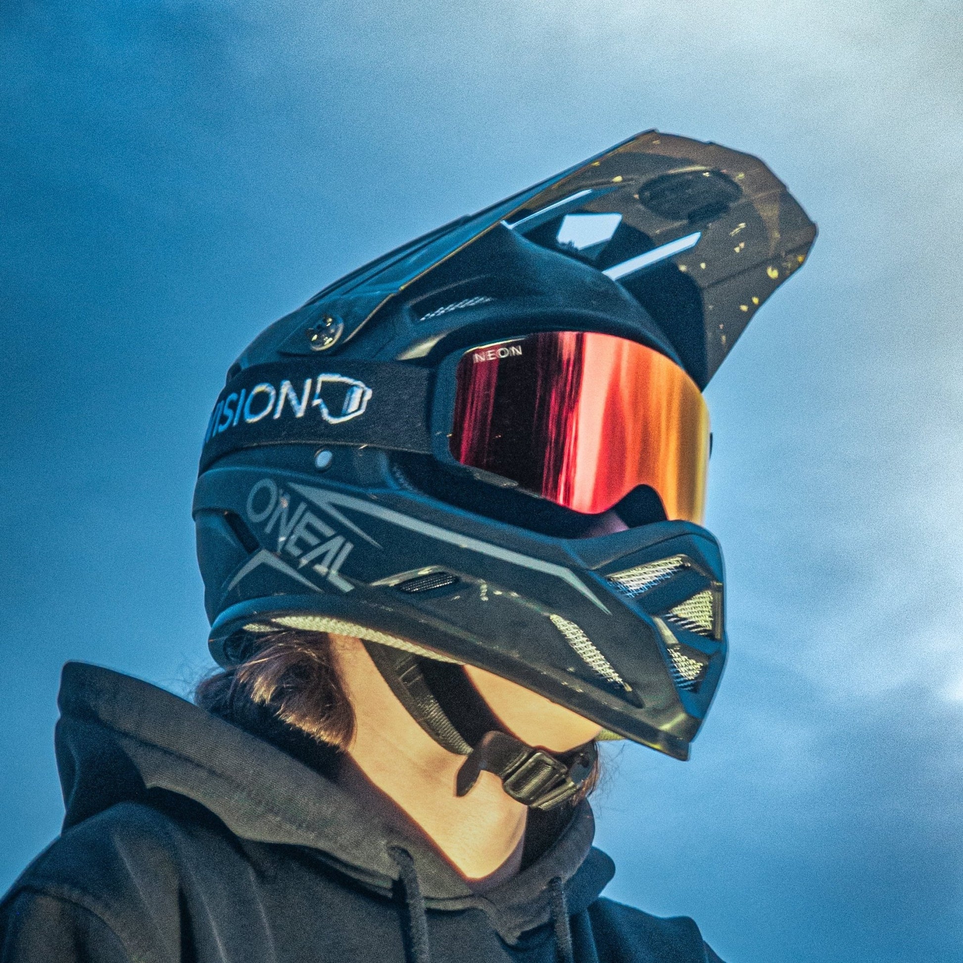 most comfortable gravel bikes Mountainbike FullFace Brille/Goggle mit Anti-Fog-Gläsern UV-Schutz OTG MTB Sportbrille für Helm Motorradbrille, Motocrossbrille, Skibrille NeonVision – GT Wear