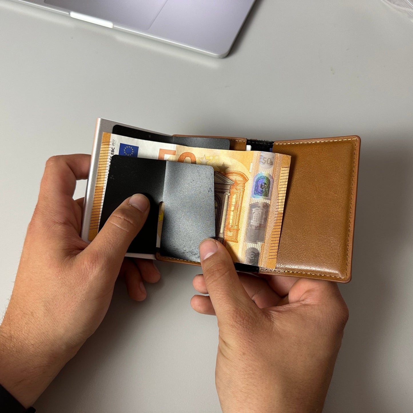 SLYM Essential - Walnut Brown - GT Wear